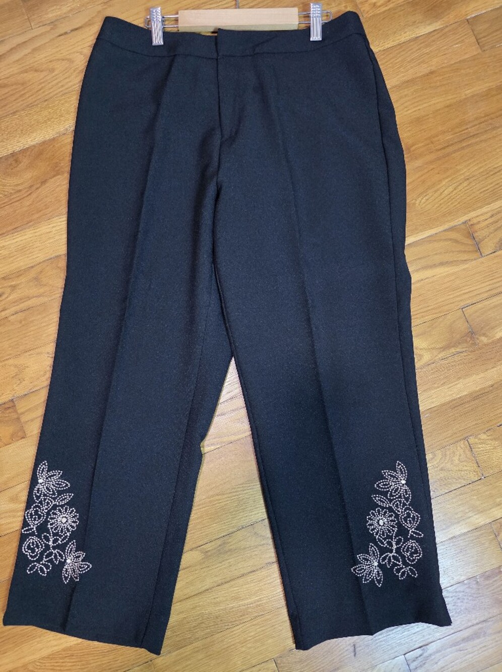 Briggs New York Women's Size 10 Black Floral Embroidered Wide Leg Pants